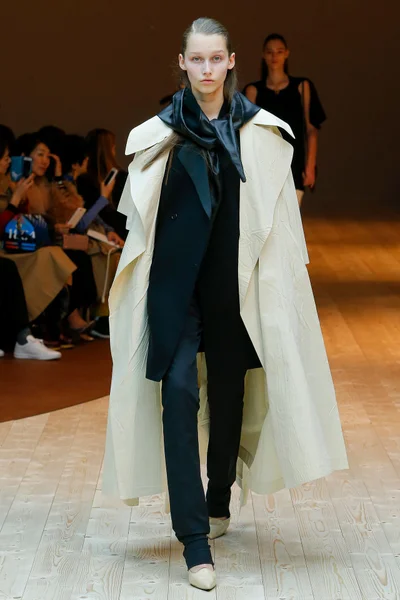 Look 1